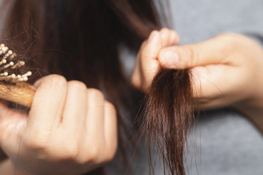 Dermatologist recommended shampoo for dry and frizzy hair in india