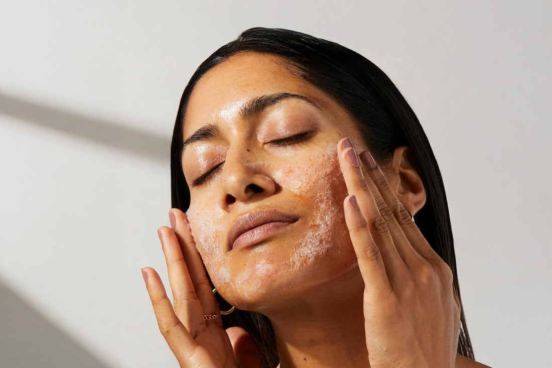 Morning vs. Night: When Should You Use a Vitamin C Face Wash?