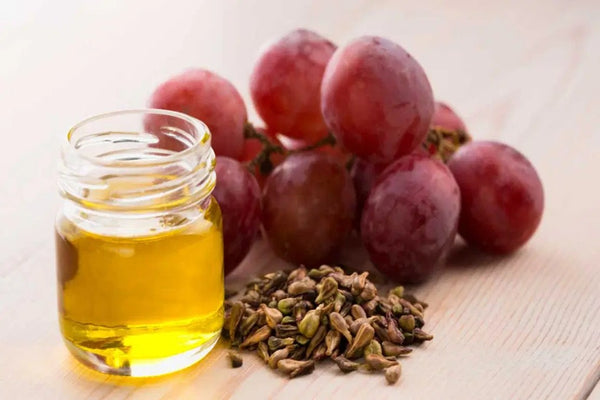 GRAPE SEED OIL: A BLESSING FOR YOUR PREMATURE AGEING SIGNS